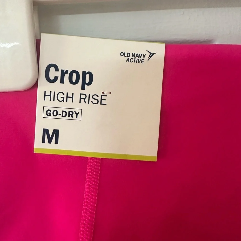 Flamingo Hot Pink Powersoft High-Rise Crop‎ NWT! Size medium.